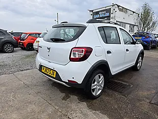 Used 2013 Dacia Sandero Stepway Laureate White - Interior and Exterior details 6