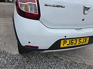 Used 2013 Dacia Sandero Stepway Laureate White - Interior and Exterior details 9