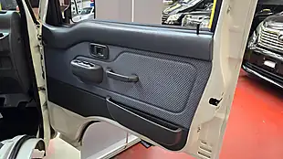 Used 2013 Daihatsu Hijet Box Freezer White - Interior and Exterior details 13