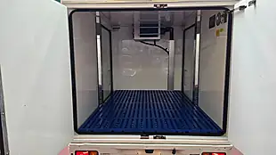 Used 2013 Daihatsu Hijet Box Freezer White - Interior and Exterior details 7
