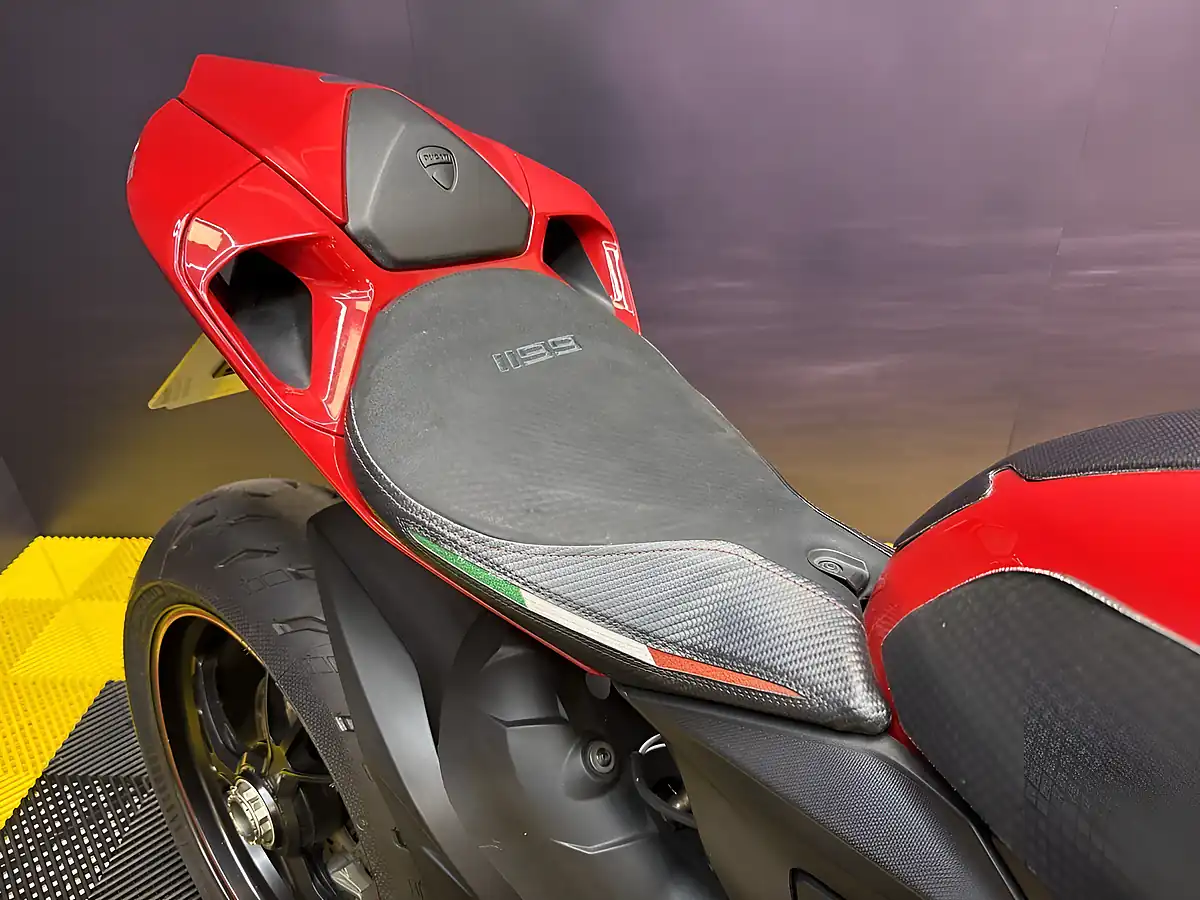 Used 2013 Ducati 1199 Panigale S Red - Interior and Exterior details 12