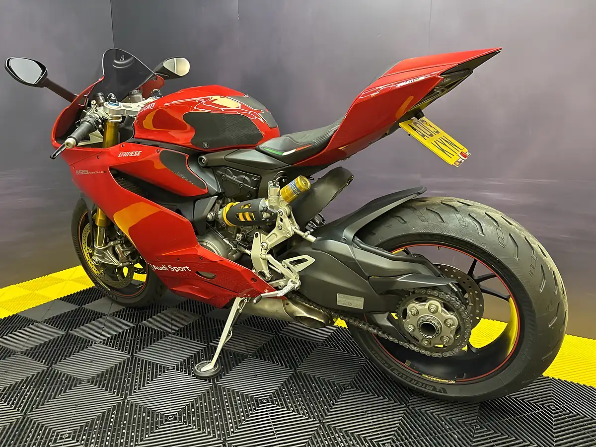 Used 2013 Ducati 1199 Panigale S Red - Interior and Exterior details 15