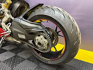 Used 2013 Ducati 1199 Panigale S Red - Interior and Exterior details 17