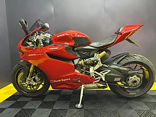 Used 2013 Ducati 1199 Panigale S Red - Interior and Exterior details 3