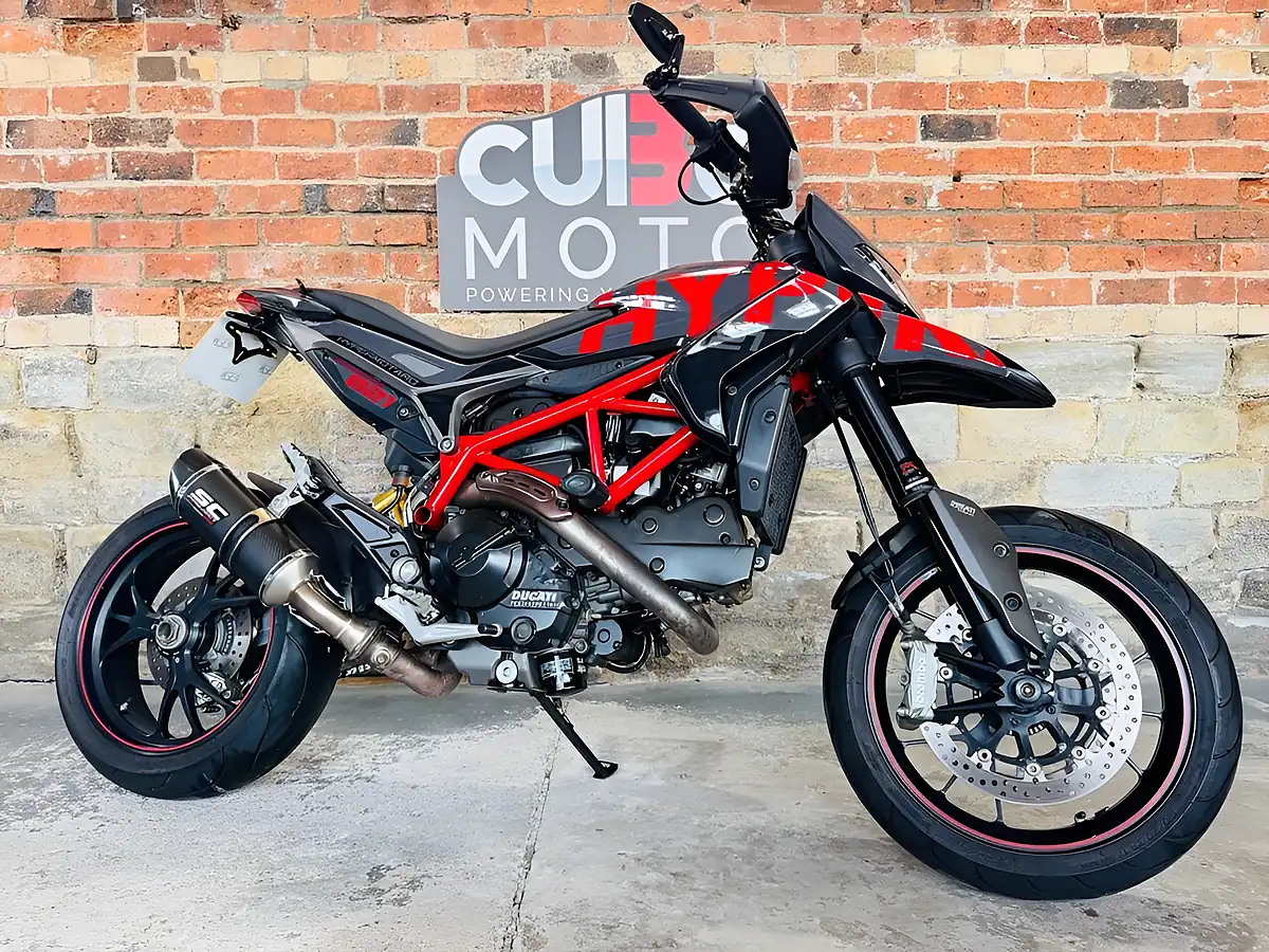 Used 2013 Ducati Hypermotard 821 Sp Black - Front View