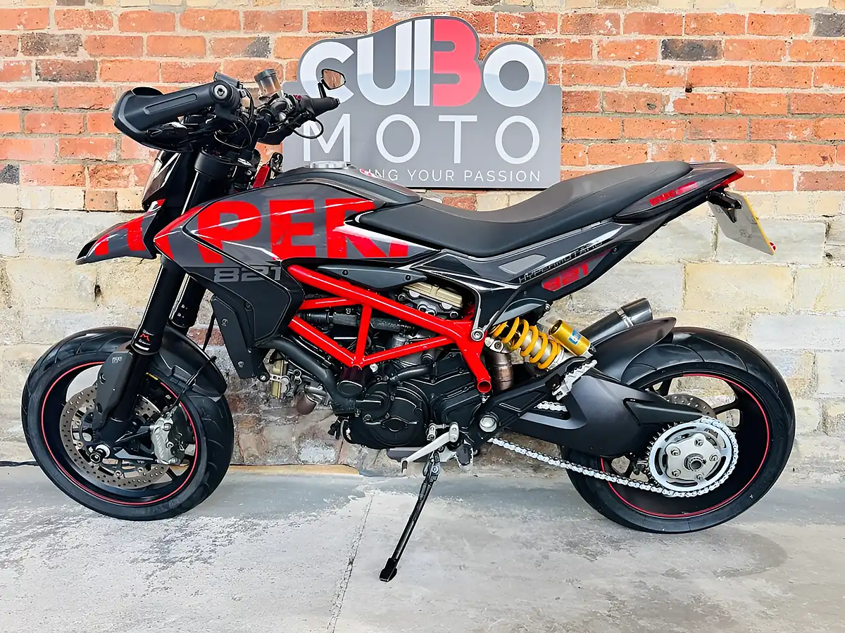 Used 2013 Ducati Hypermotard 821 Sp Black - Interior and Exterior details 11