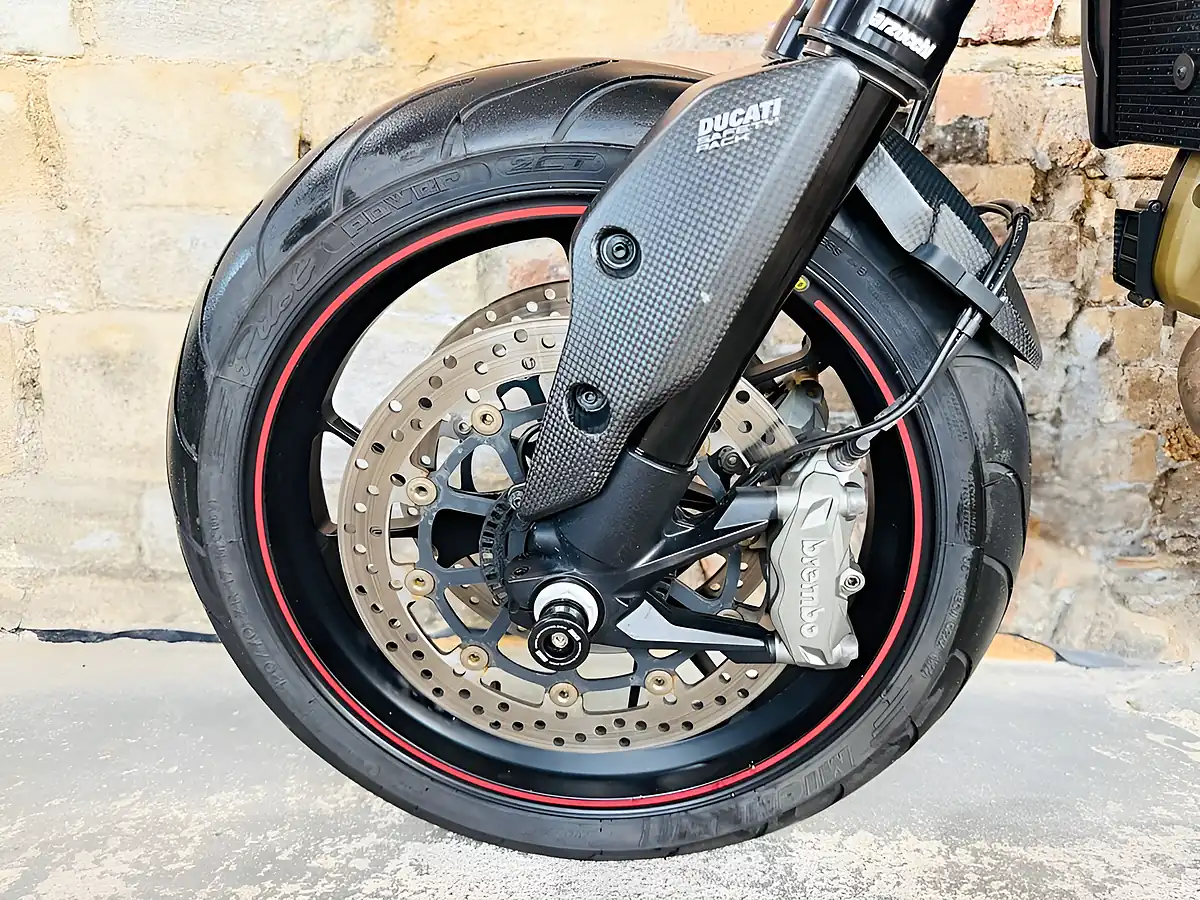 Used 2013 Ducati Hypermotard 821 Sp Black - Interior and Exterior details 14