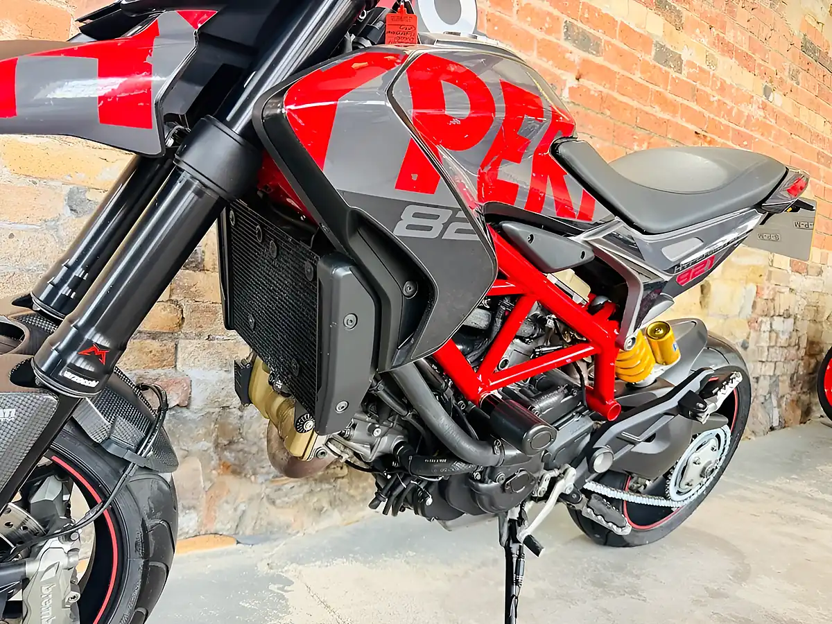 Used 2013 Ducati Hypermotard 821 Sp Black - Interior and Exterior details 15