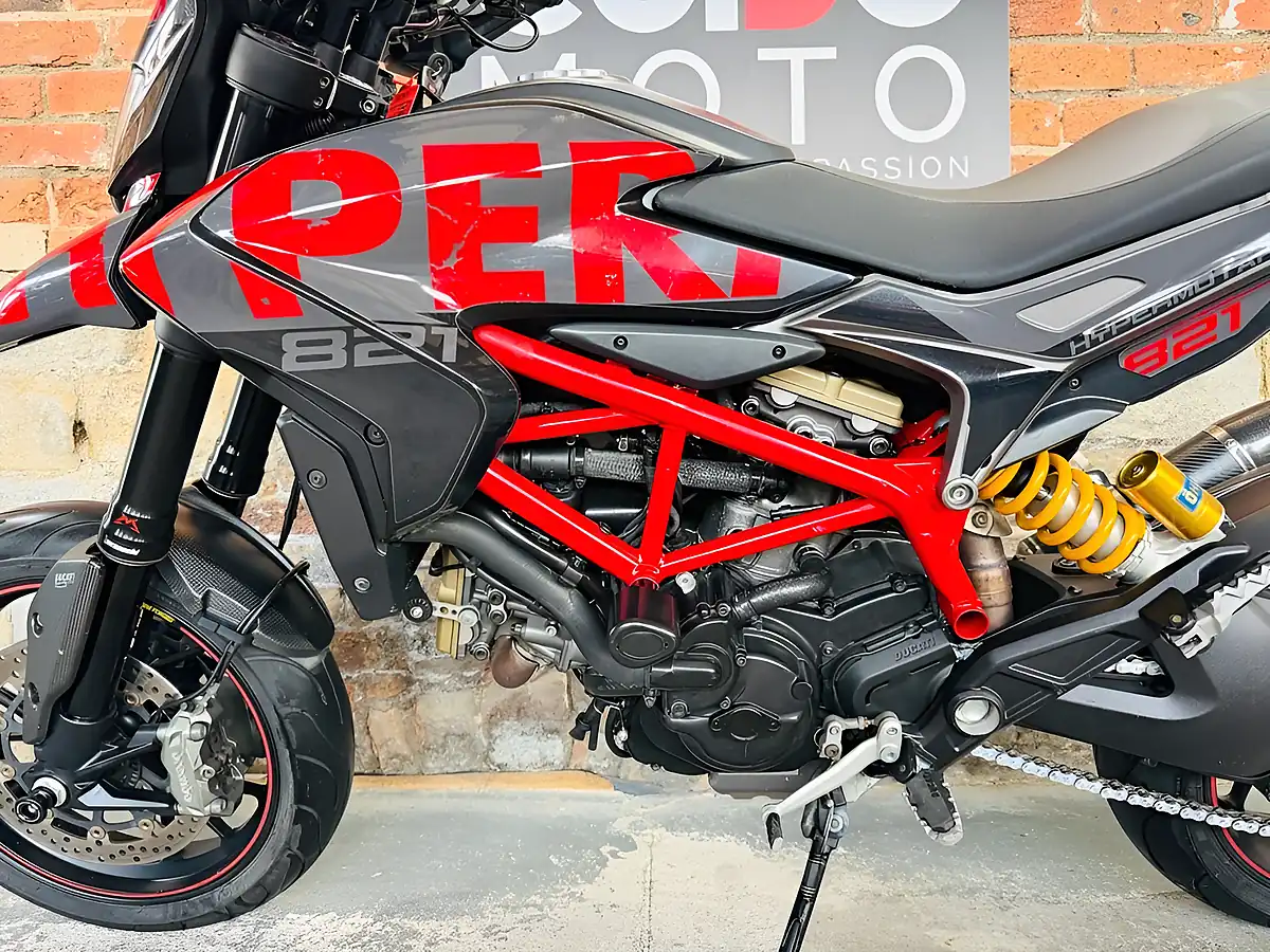 Used 2013 Ducati Hypermotard 821 Sp Black - Interior and Exterior details 16