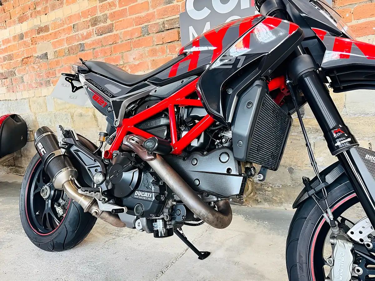 Used 2013 Ducati Hypermotard 821 Sp Black - Interior and Exterior details 6