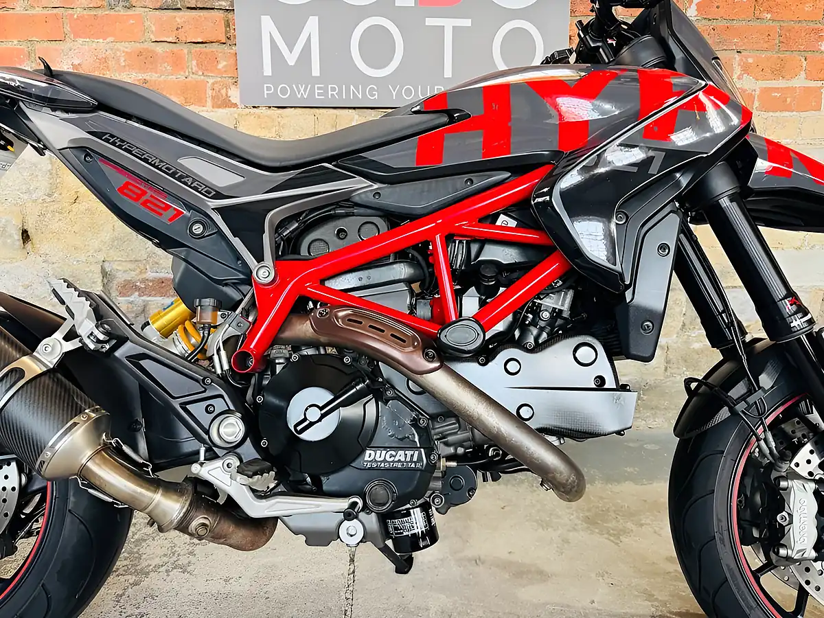 Used 2013 Ducati Hypermotard 821 Sp Black - Interior and Exterior details 7