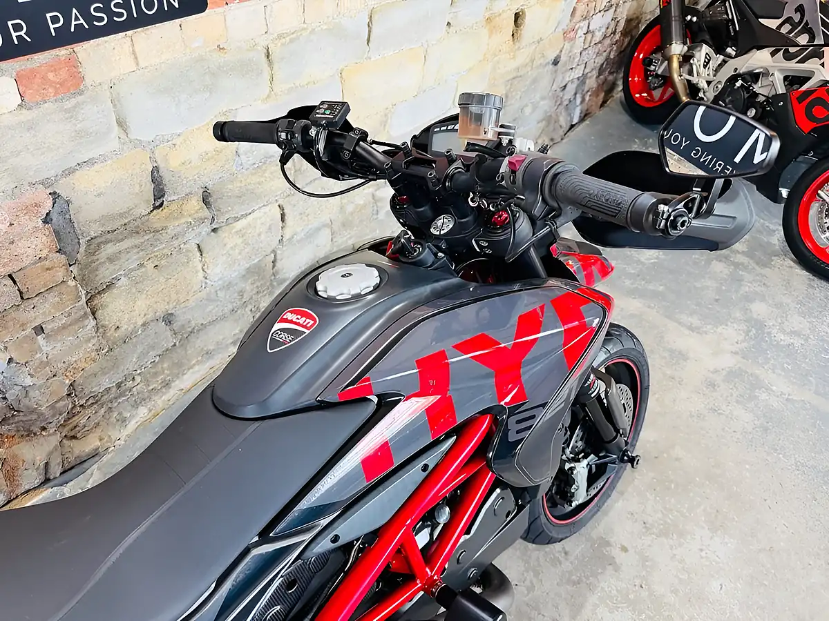 Used 2013 Ducati Hypermotard 821 Sp Black - Interior and Exterior details 8