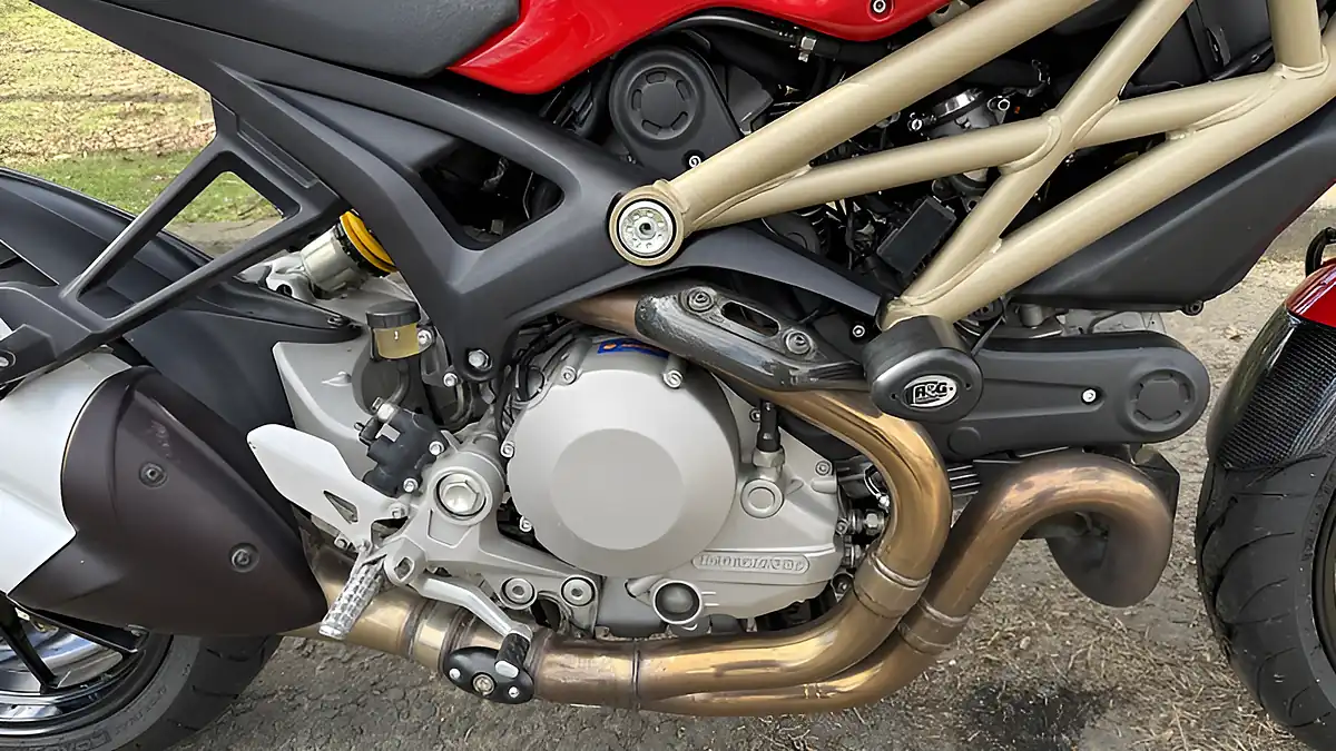 Used 2013 Ducati Monster Evo 20th Anniversary Red - Interior and Exterior details 6