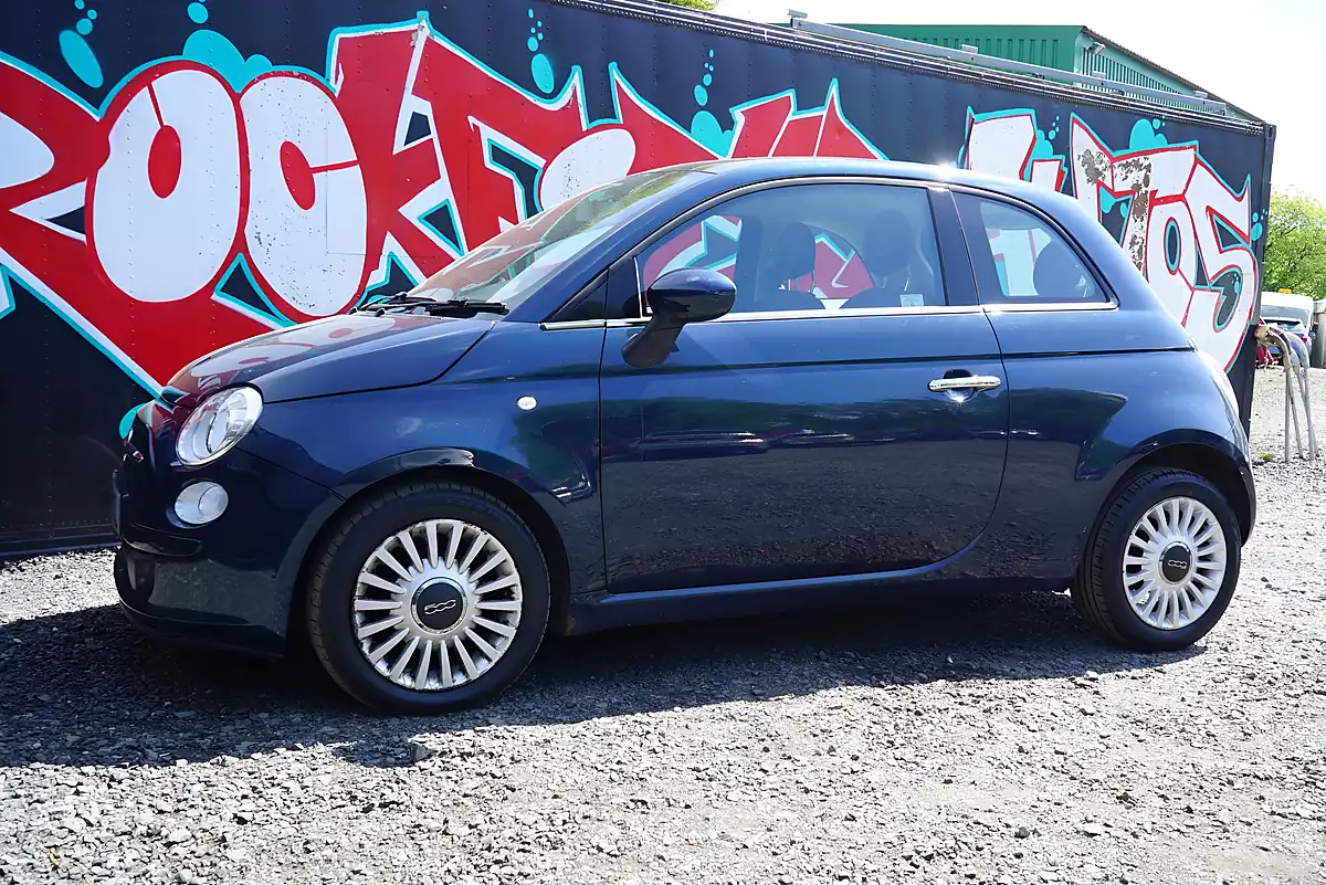 Used 2013 Fiat 500 Lounge Blue - Interior and Exterior details 9