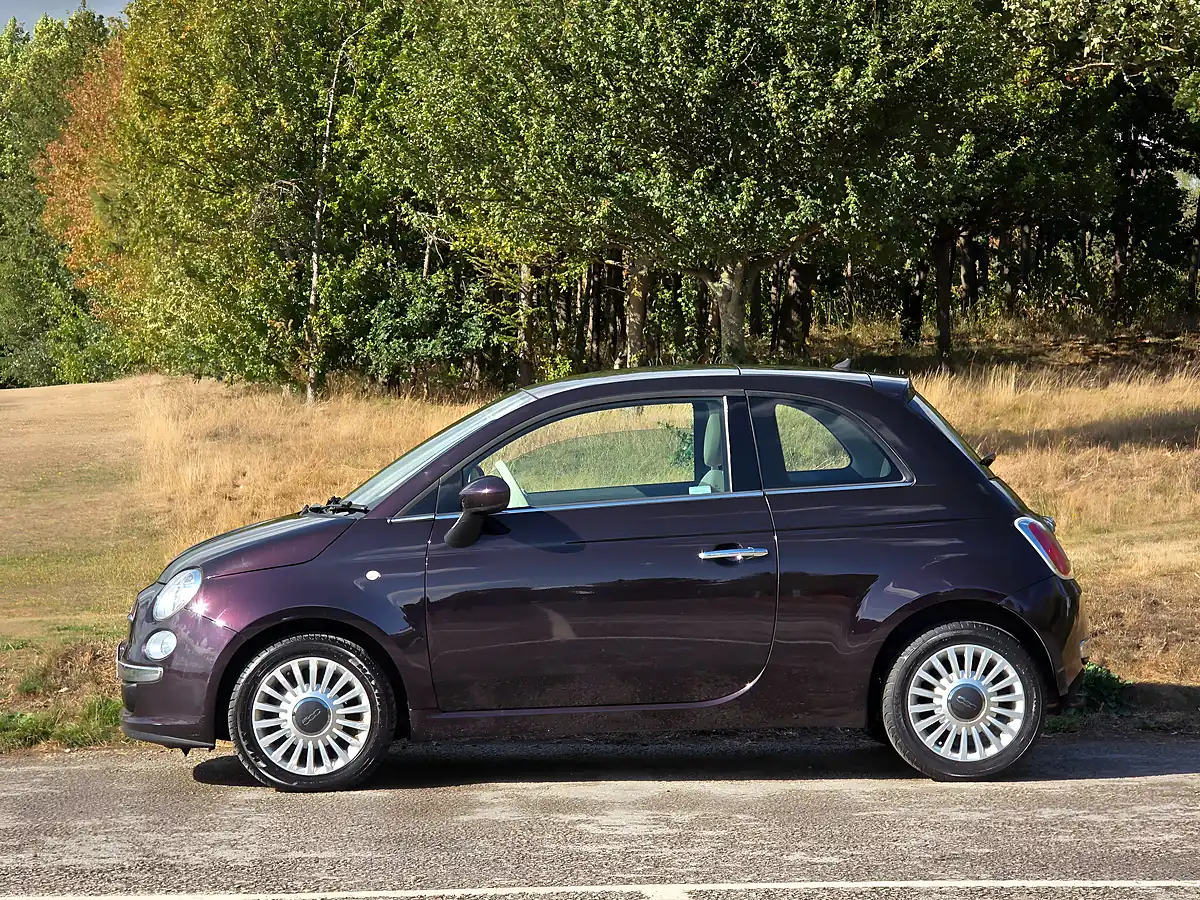 Used 2013 Fiat 500 Lounge Purple - Interior and Exterior details 4