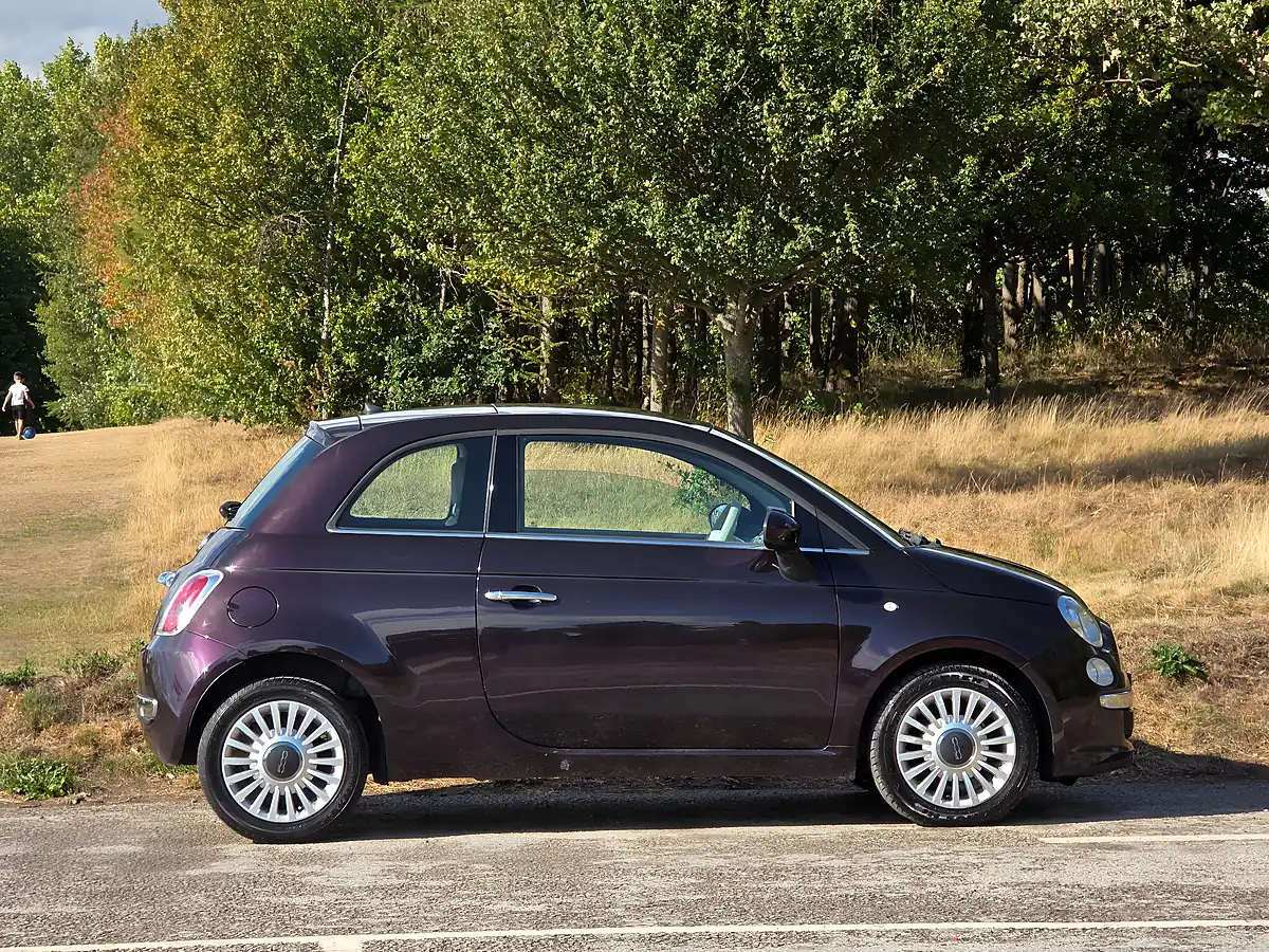 Used 2013 Fiat 500 Lounge Purple - Interior and Exterior details 8