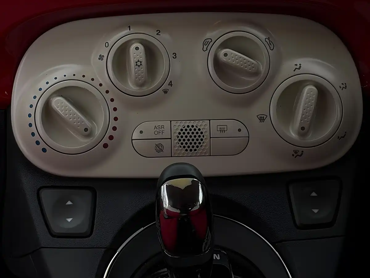 Used 2013 Fiat 500 Lounge Red - Interior and Exterior details 17
