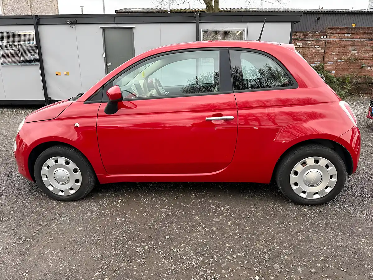 Used 2013 Fiat 500 Lounge Red - Interior and Exterior details 7