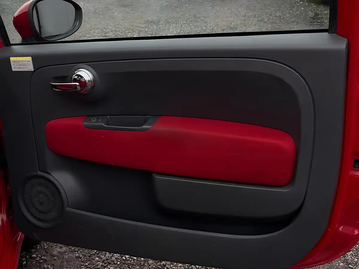 Used 2013 Fiat 500 Lounge Red - Interior and Exterior details 9