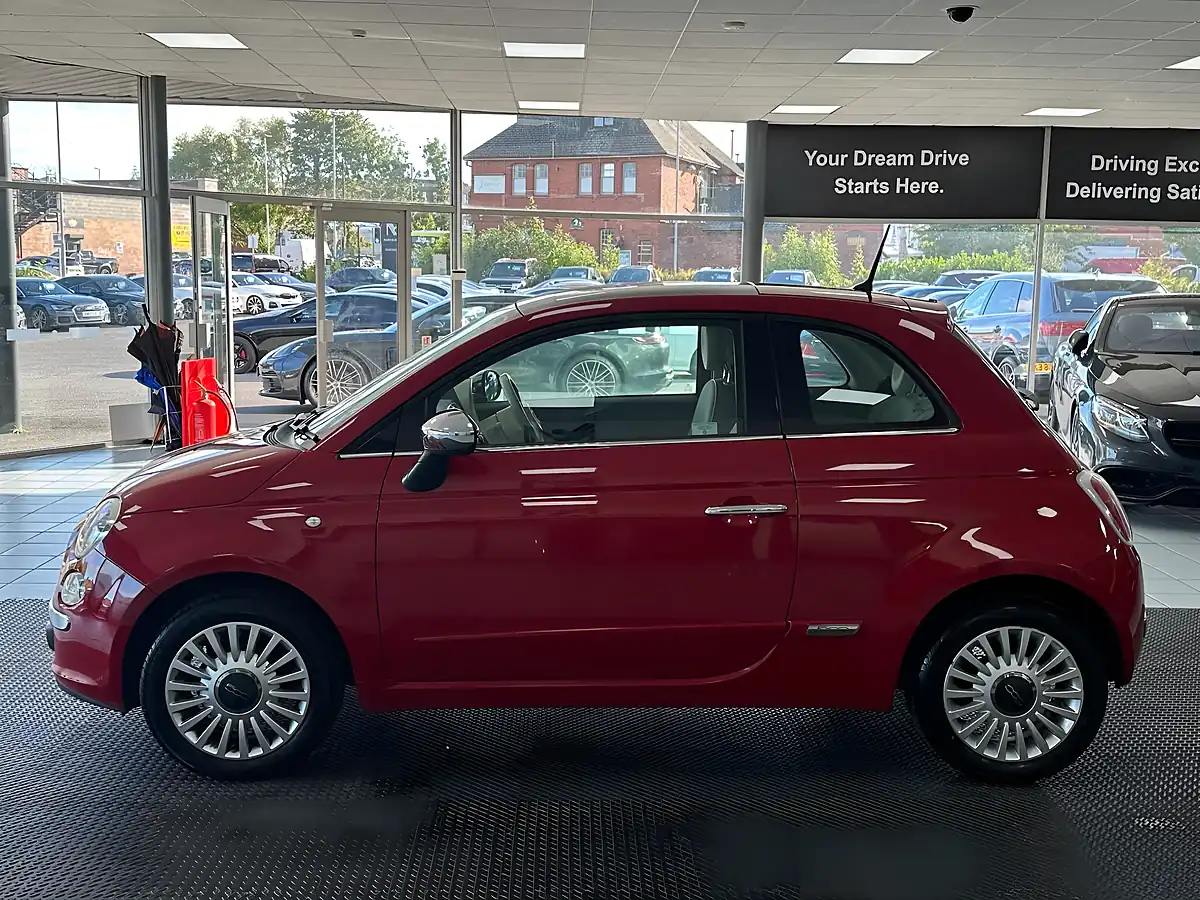 Used 2013 Fiat 500 Lounge Red - Interior and Exterior details 4