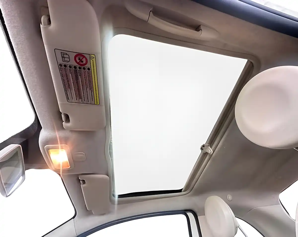 Used 2013 Fiat 500 Lounge White - Interior and Exterior details 11