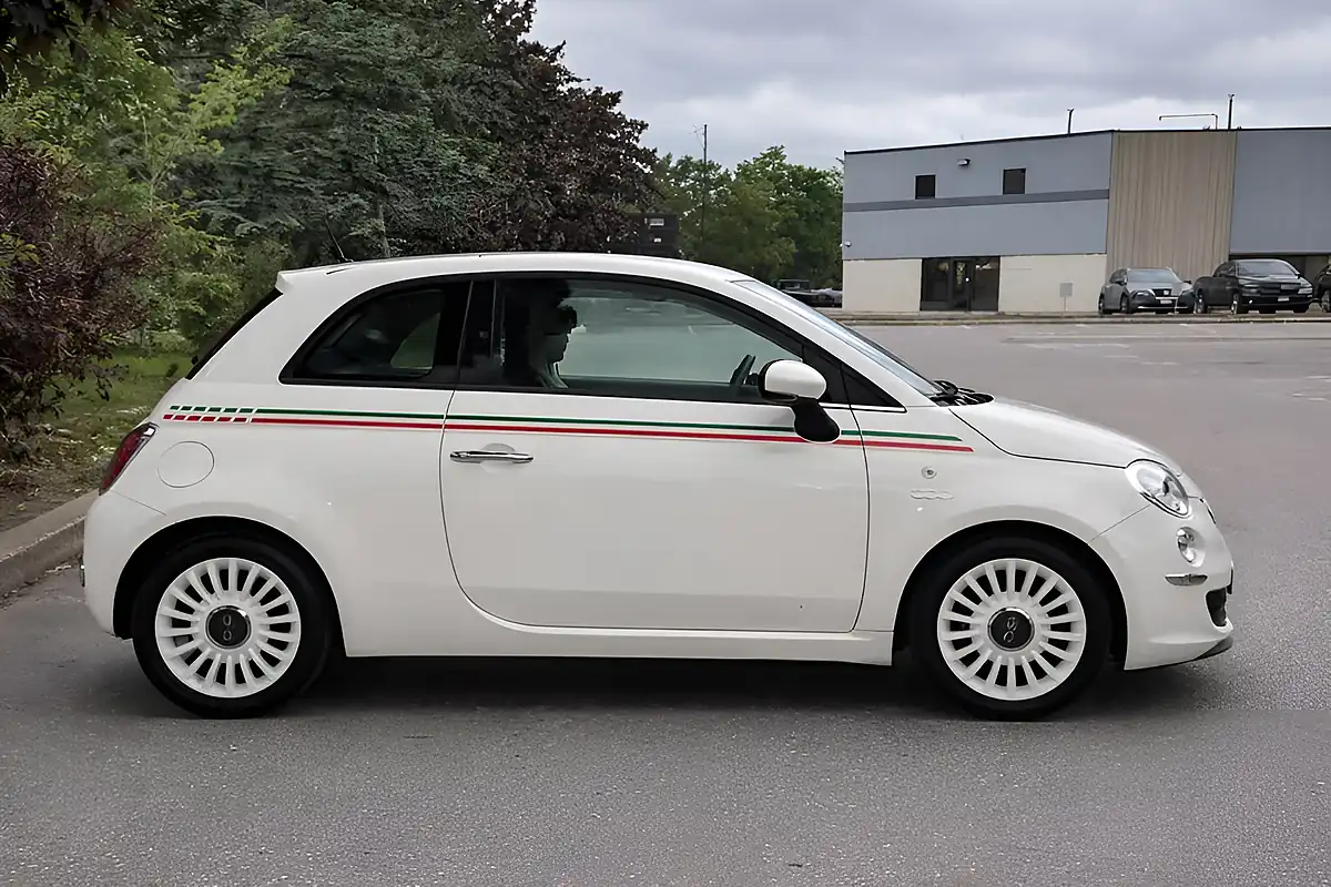 Used 2013 Fiat 500 Lounge White - Interior and Exterior details 5