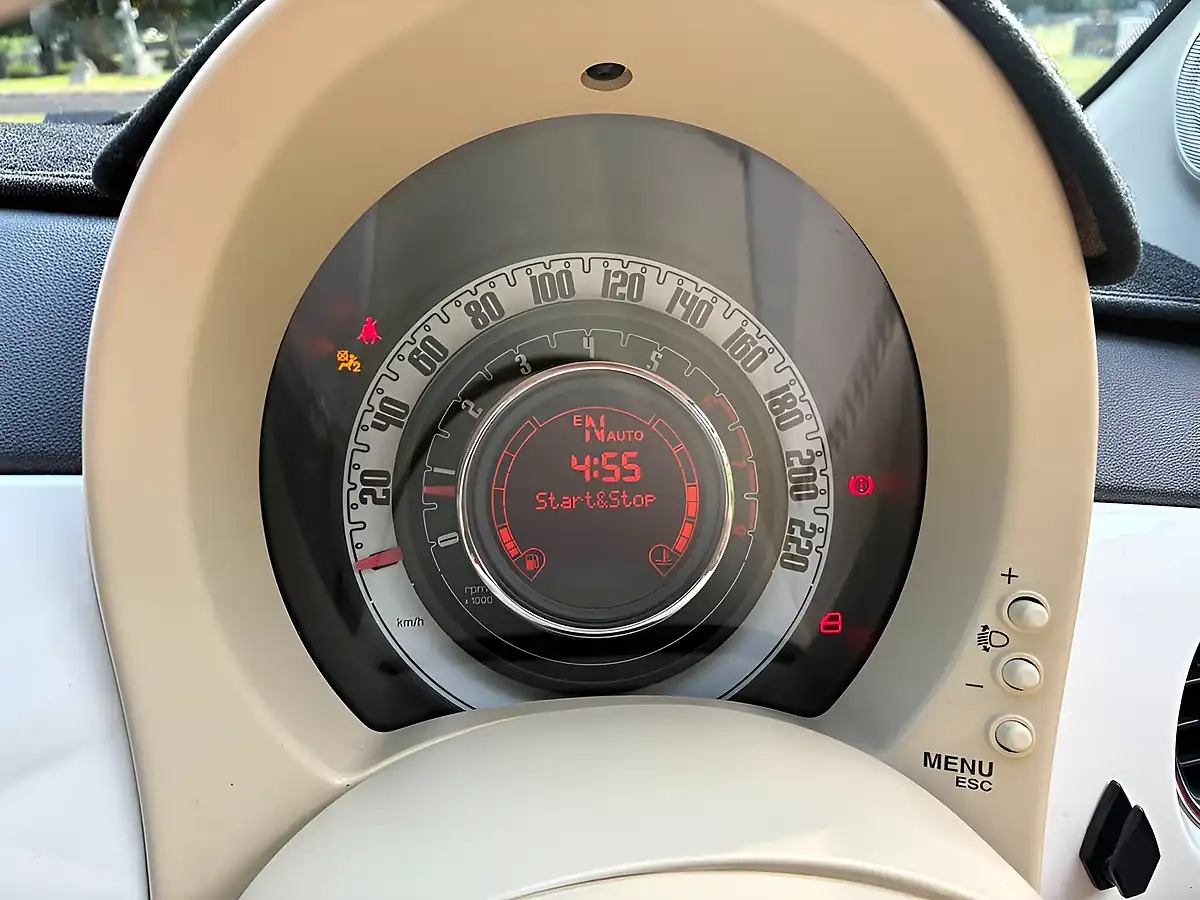 Used 2013 Fiat 500 Lounge White - Interior and Exterior details 12
