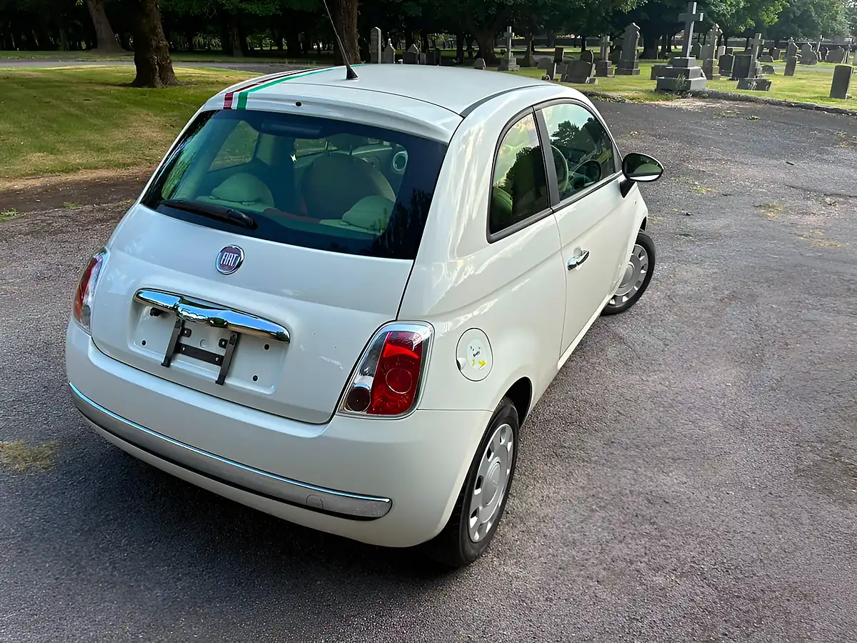 Used 2013 Fiat 500 Lounge White - Interior and Exterior details 19