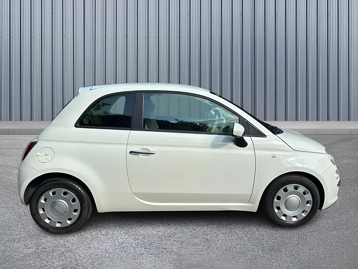 Used 2013 Fiat 500 Lounge White - Interior and Exterior details 7