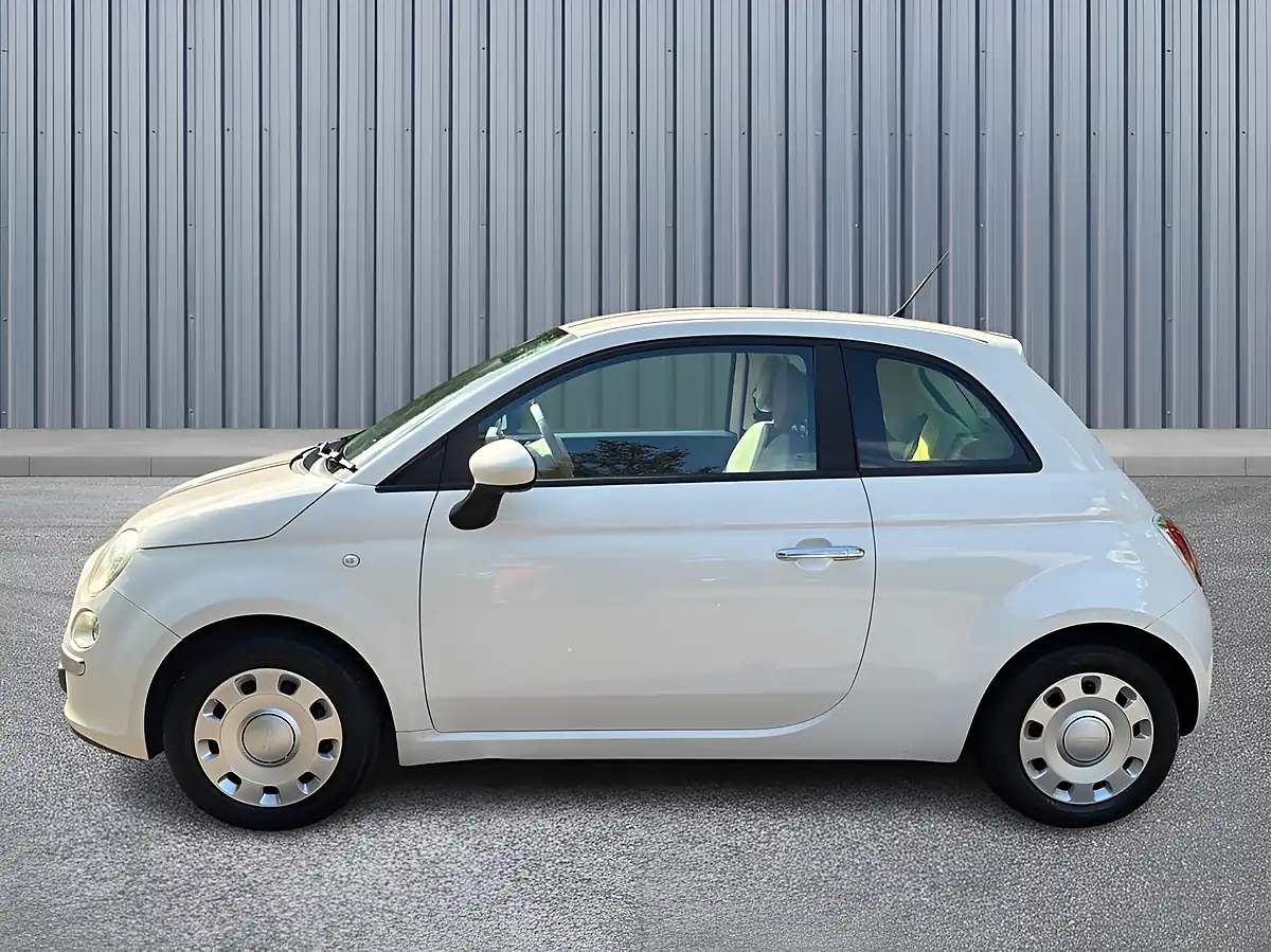 Used 2013 Fiat 500 Lounge White - Interior and Exterior details 8