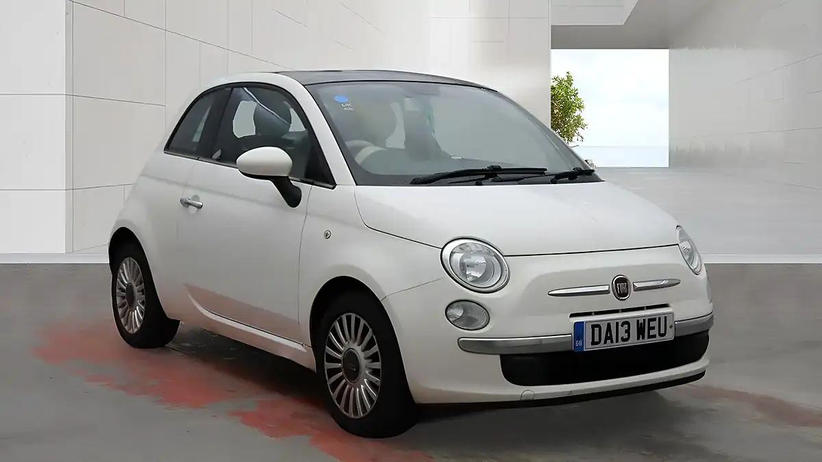 Used 2013 Fiat 500 Lounge White - Front View