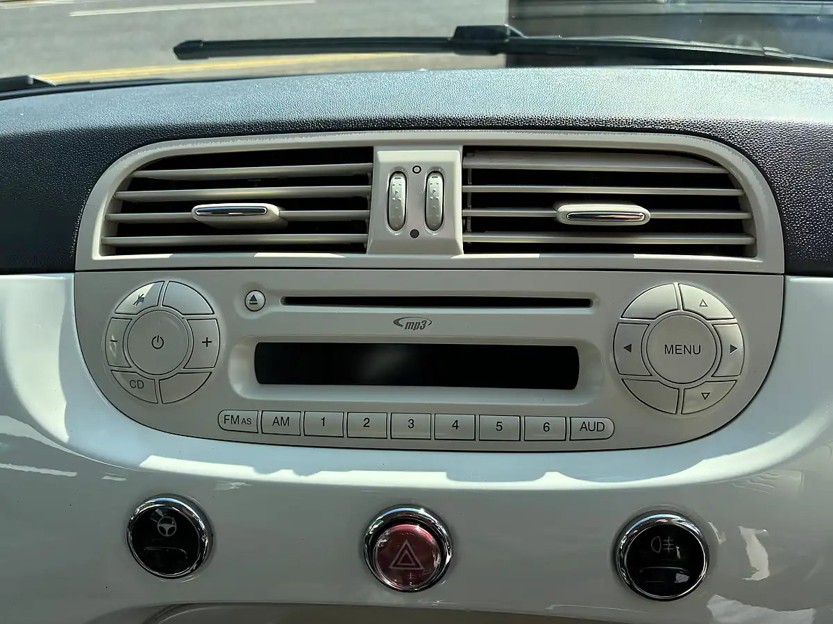 Used 2013 Fiat 500 Pop White - Interior and Exterior details 14