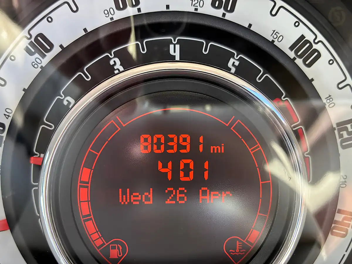 Used 2013 Fiat 500 Pop White - Interior and Exterior details 18