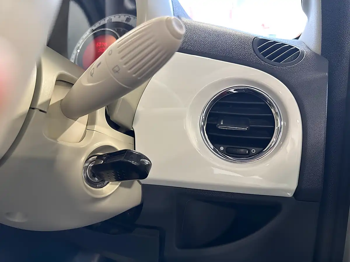 Used 2013 Fiat 500 Pop White - Interior and Exterior details 13