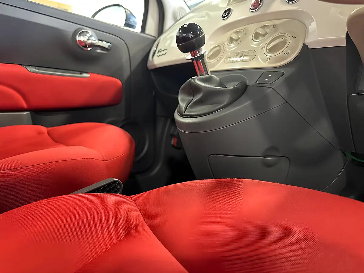 Used 2013 Fiat 500 Pop White - Interior and Exterior details 17