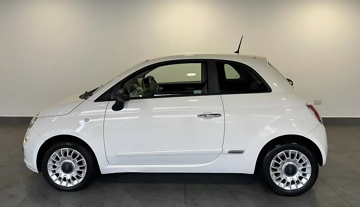 Used 2013 Fiat 500 Pop White - Interior and Exterior details 6