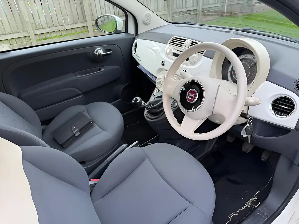 Used 2013 Fiat 500 Pop White - Interior and Exterior details 13