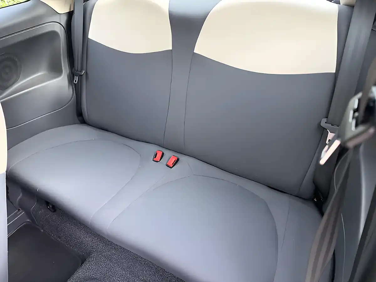 Used 2013 Fiat 500 Pop White - Interior and Exterior details 15