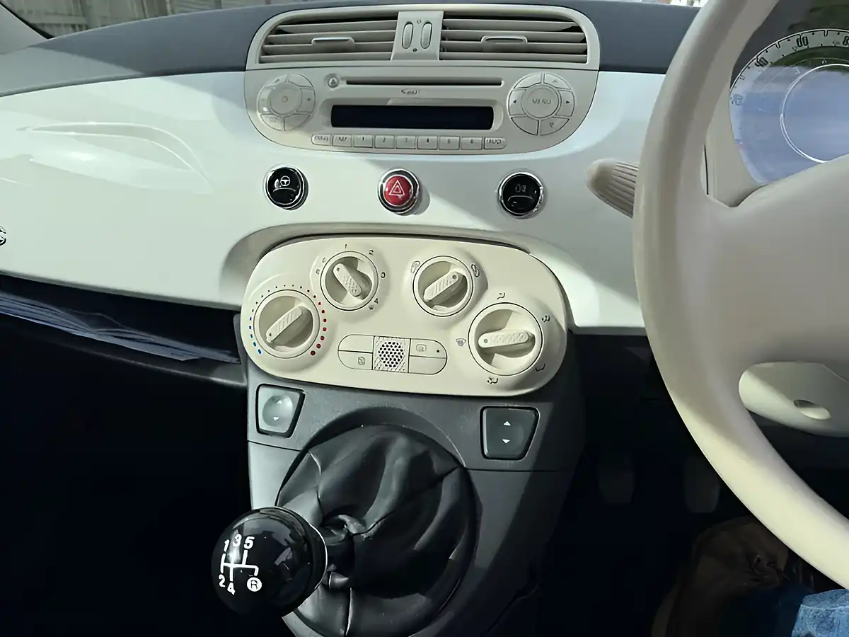 Used 2013 Fiat 500 Pop White - Interior and Exterior details 17