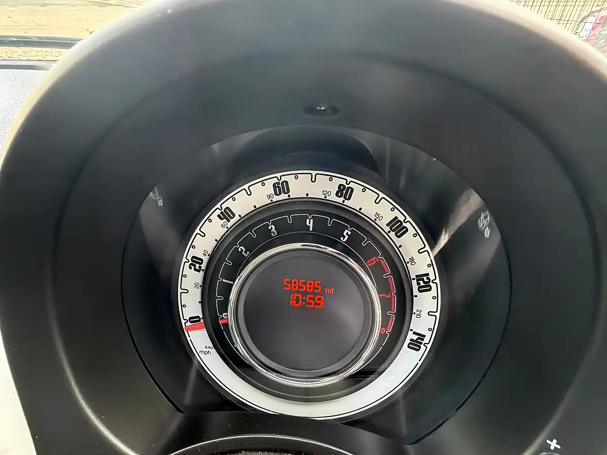 Used 2013 Fiat 500 Pop White - Interior and Exterior details 7