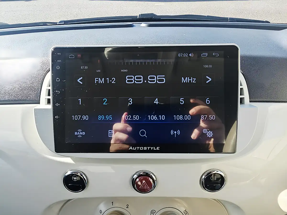 Used 2013 Fiat 500 Pop White - Interior and Exterior details 12