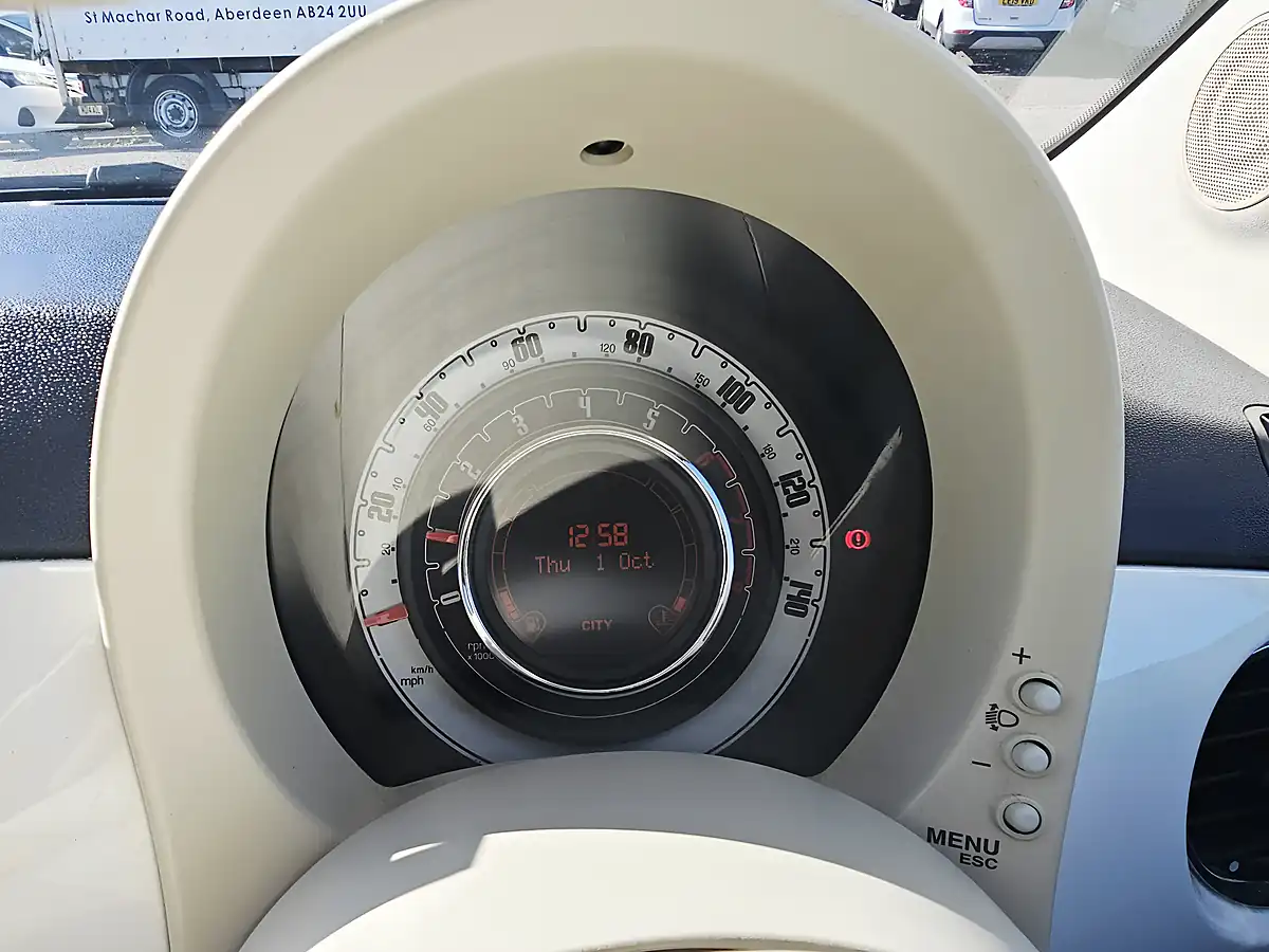 Used 2013 Fiat 500 Pop White - Interior and Exterior details 13