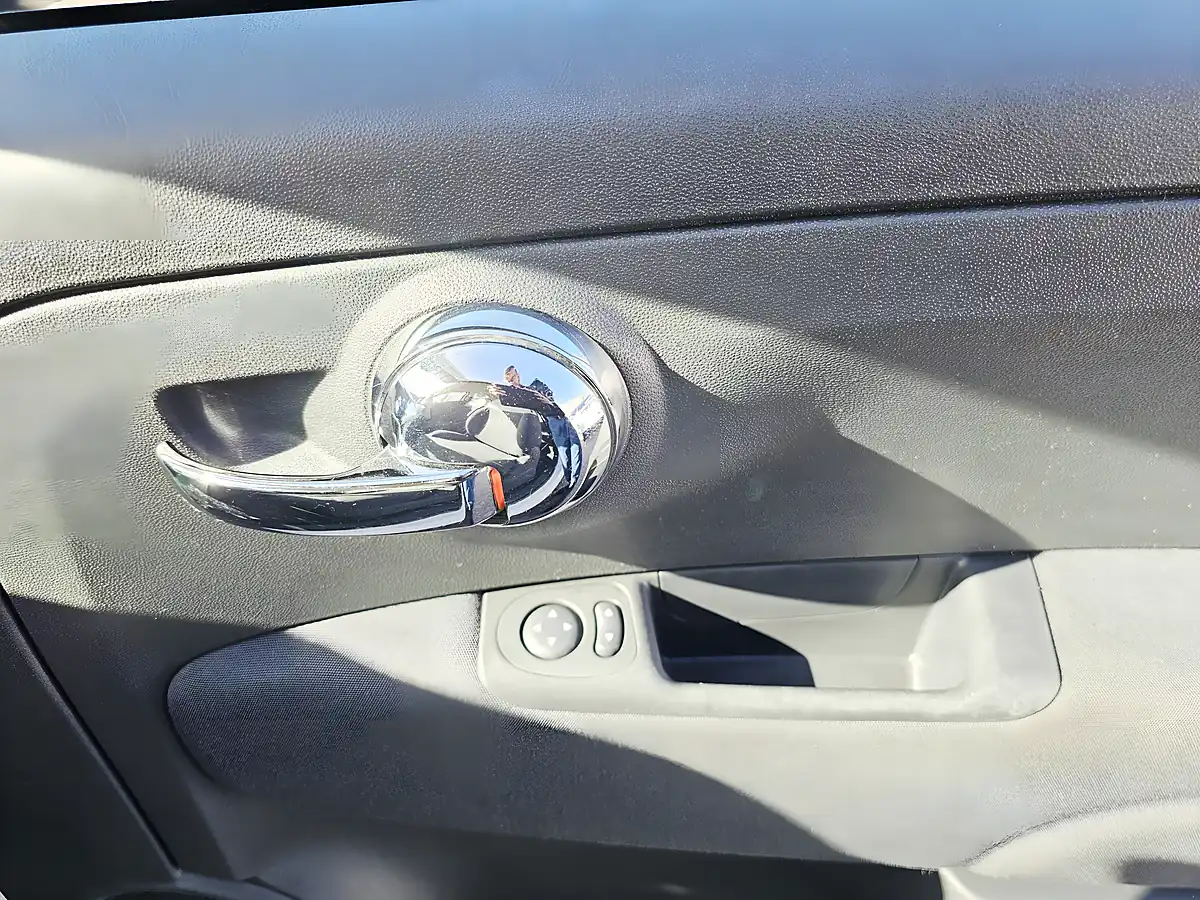 Used 2013 Fiat 500 Pop White - Interior and Exterior details 14
