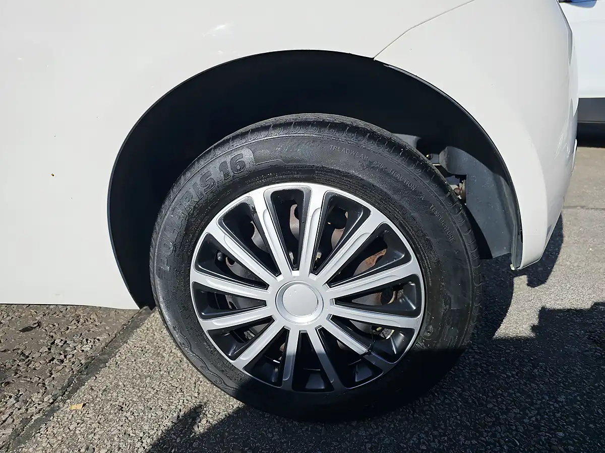 Used 2013 Fiat 500 Pop White - Interior and Exterior details 19