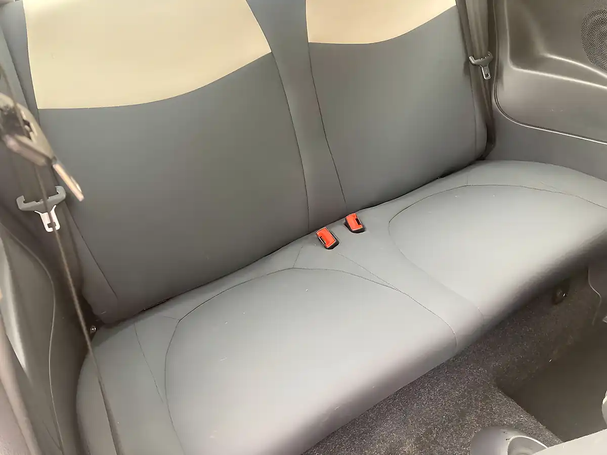 Used 2013 Fiat 500 Pop White - Interior and Exterior details 11