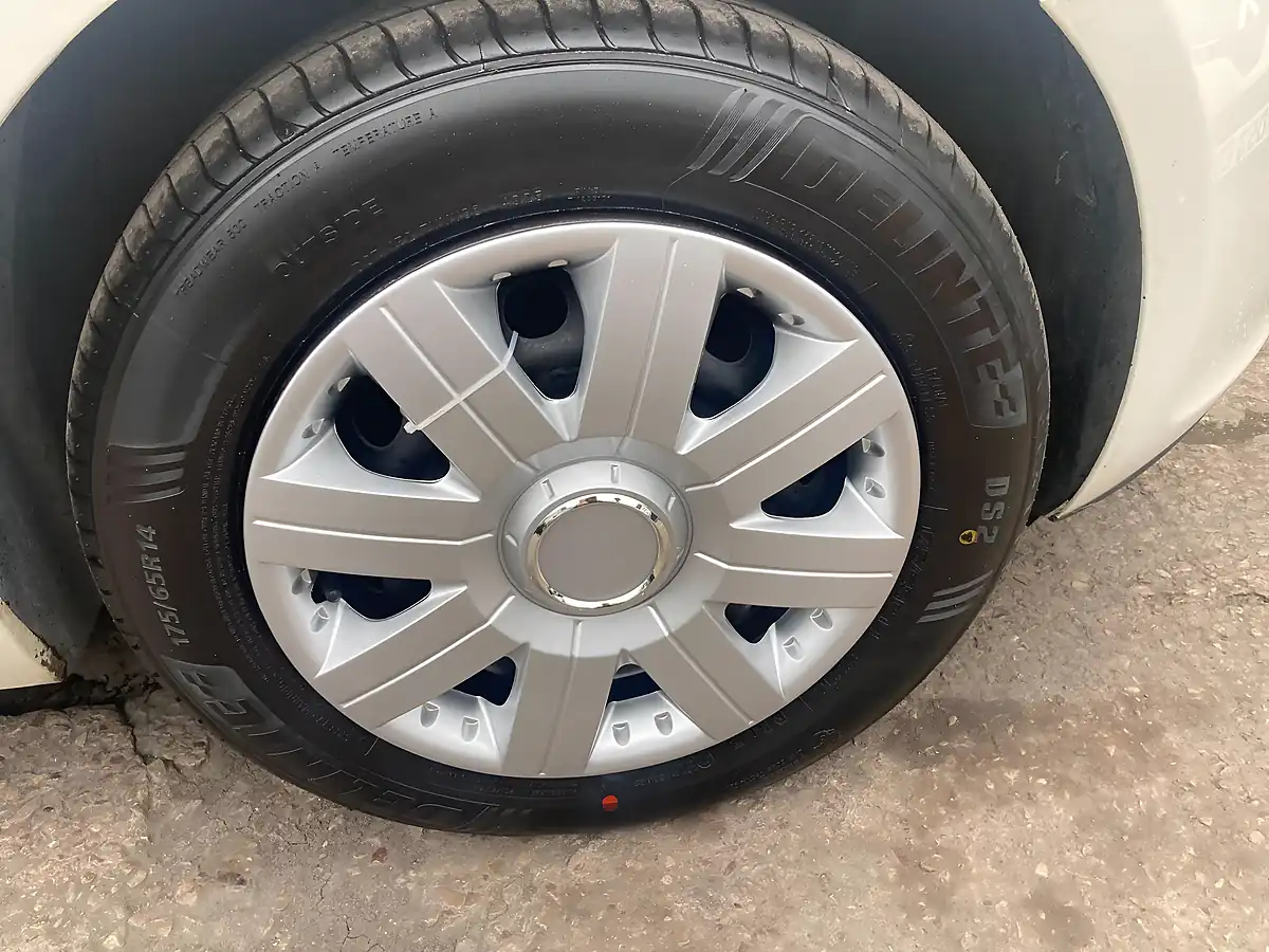 Used 2013 Fiat 500 Pop White - Interior and Exterior details 14