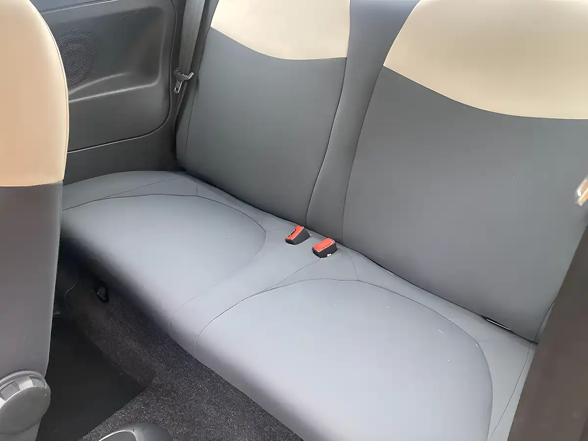 Used 2013 Fiat 500 Pop White - Interior and Exterior details 9
