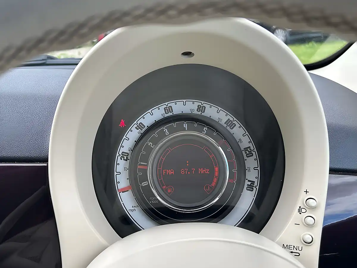 Used 2013 Fiat 500 Popular Purple - Interior and Exterior details 15