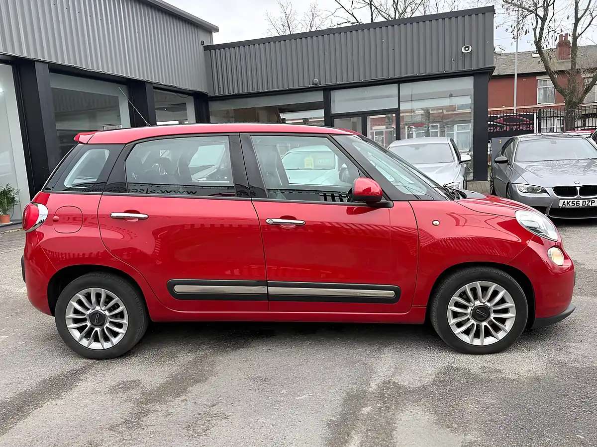 Used 2013 Fiat 500L Lounge Red - Interior and Exterior details 4