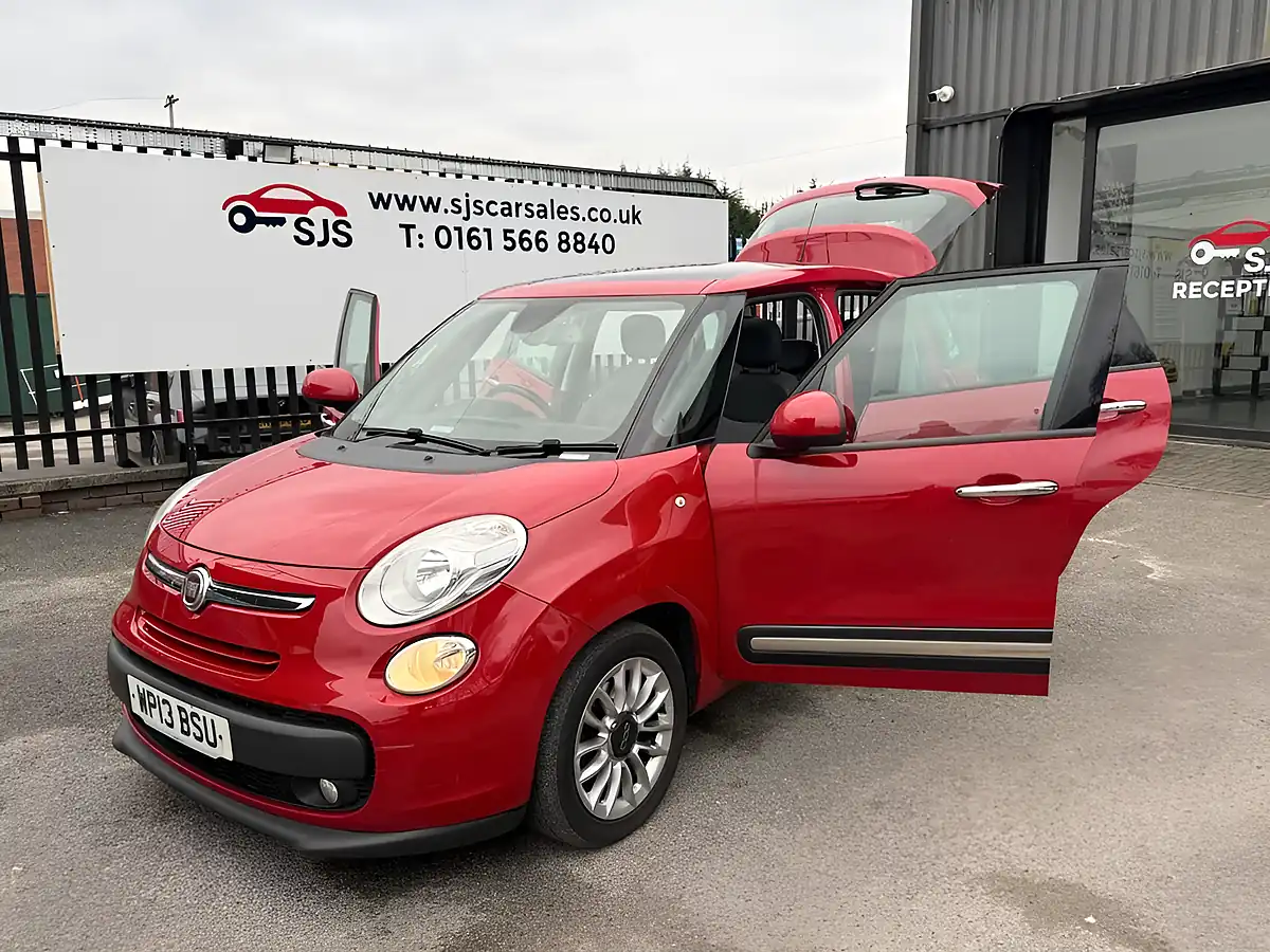 Used 2013 Fiat 500L Lounge Red - Interior and Exterior details 9